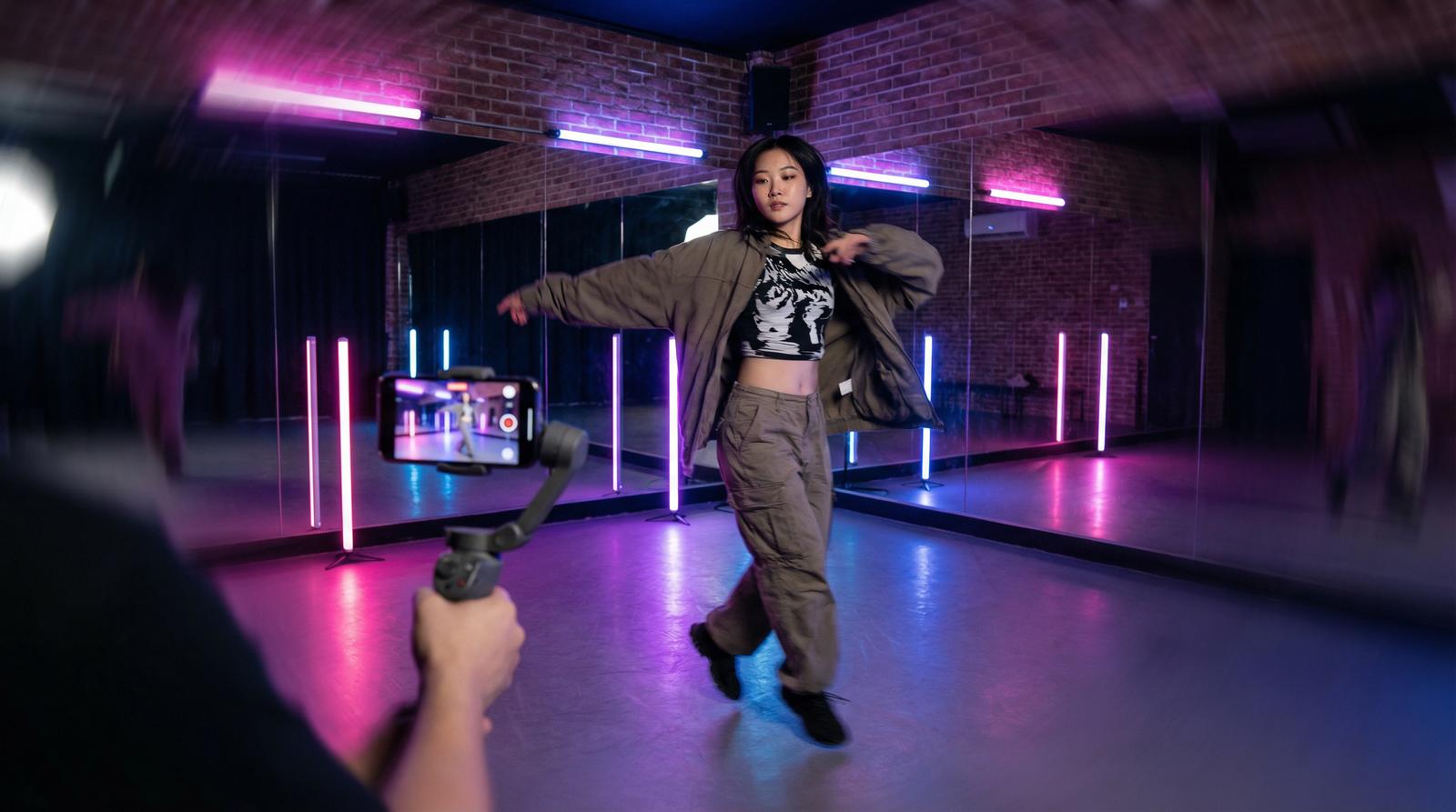 每日吃瓜舞蹈短视频